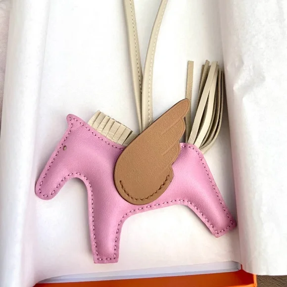 BNIB Hermès Pegasus in Mauve Sylvester
